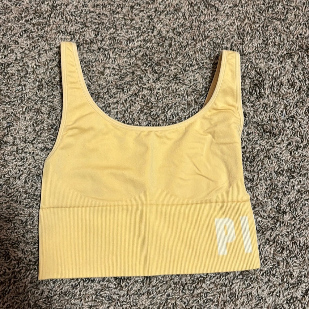 PINK Victoria’s Secret sports bra